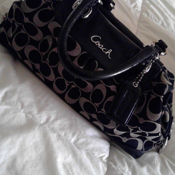 Authentic Coach bag - Picture 3 of 8